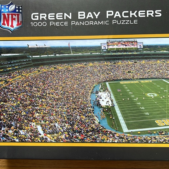NEW -NFL Green Bay Packers 1000 Piece Panoramic Puzzle - Lambeau Field - Picture 2 of 4